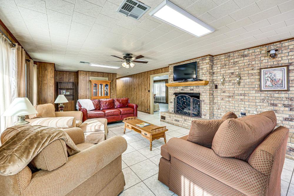 Countryside Marion Retreat Near Fishing and Trails!